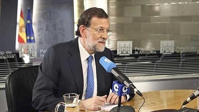 «El PSOE se ha ido a la izquierda más extrema» y otros titulares de la entrevista a Rajoy