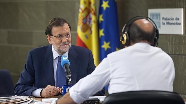Rajoy quiere devolver parte de la extra a los funcionarios antes de que acabe el año