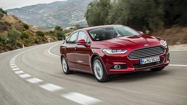 Ford Mondeo, elegido «Coche del Año de Renting 2015»