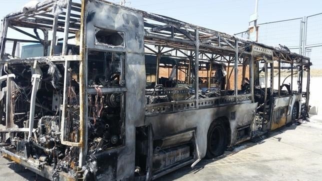 Denuncian los frecuentes incendios de los autobuses de la EMT