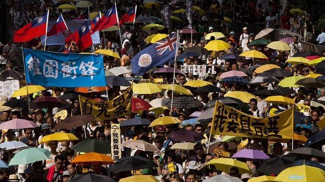 Hong Kong celebra su mayoría de edad reclamando democracia