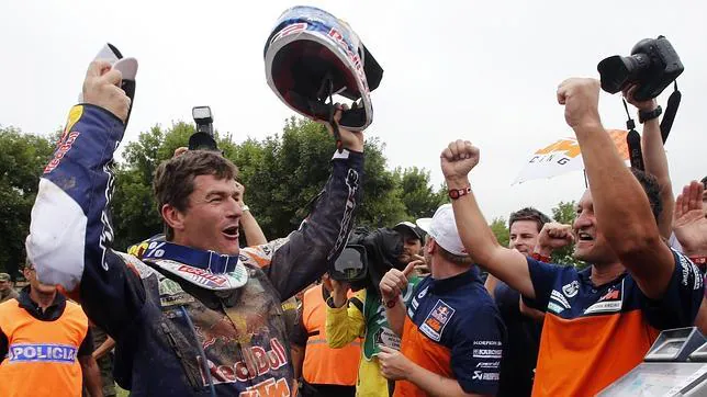 Marc Coma celebra su último triunfo en el Dakar