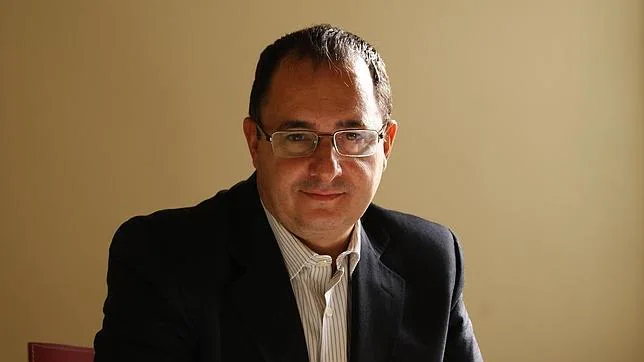 El doctor José Francisco Tinao, director médico de la Clínica Medicina Integrativa