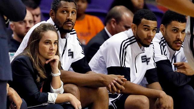 Becky Hammon, una mujer en el banquillo de la liga de verano