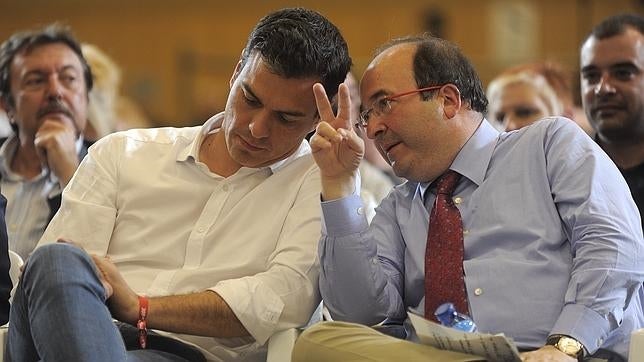 El PSOE estudiará una reforma de la Constitución en sentido federal, según el PSC