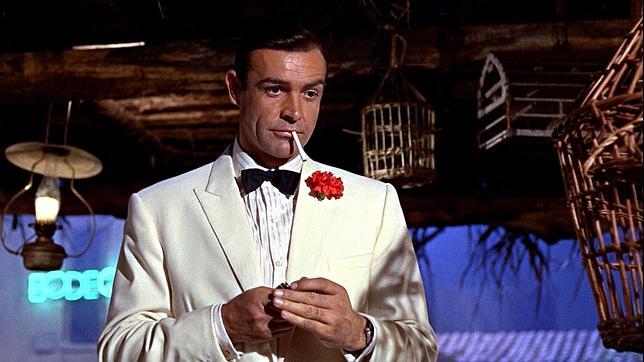Sean Connery, el que fuera 007 de 1962 a 1967, en 1971 y 1984, en una imagen de «Goldfinger»