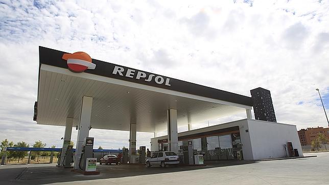 La CNMC multa a Repsol con 22,59 millones de euros por pactar precios con varias gasolineras