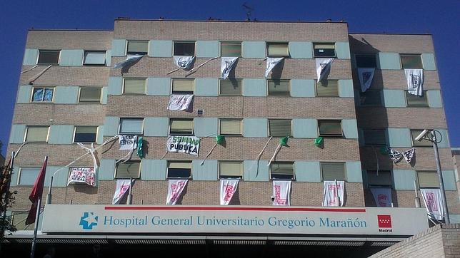 Sanidad expedienta a médicos del Gregorio Marañón por ejercer en privada sin avisar