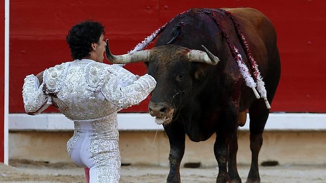 Pamplona se entrega a Miguel Abellán