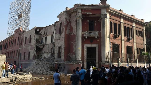 Un muerto en una explosión frente al consulado italiano en El Cairo