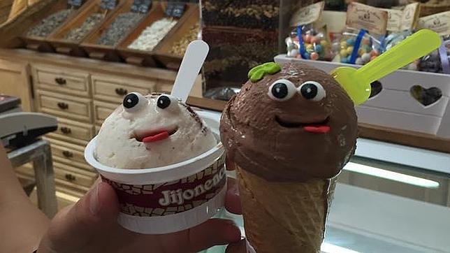 Dos simpáticos helados que preparan en «Jacinta&María Chocolates»