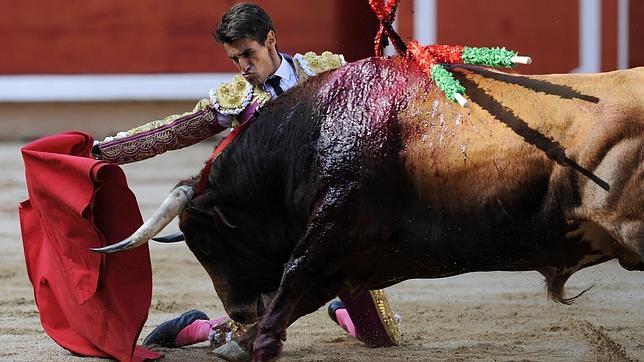 Directo: Paco Ureña se gana la puerta grande con los mejores escolares