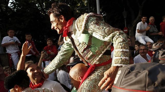 Paco Ureña y un gran toro de Escolar en San Fermín