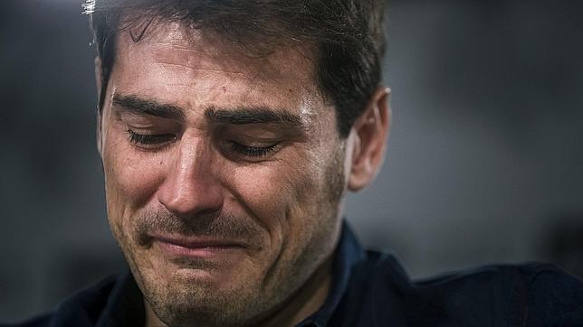 Íker Casillas rompe a llorar durante su despedida del madridismo