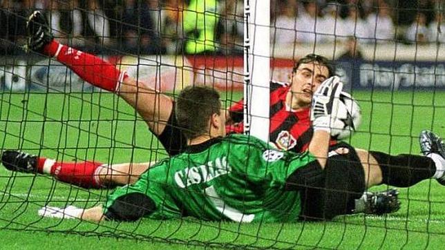 Casillas fue decisivo en la final de la Champions ante el Leverkusen