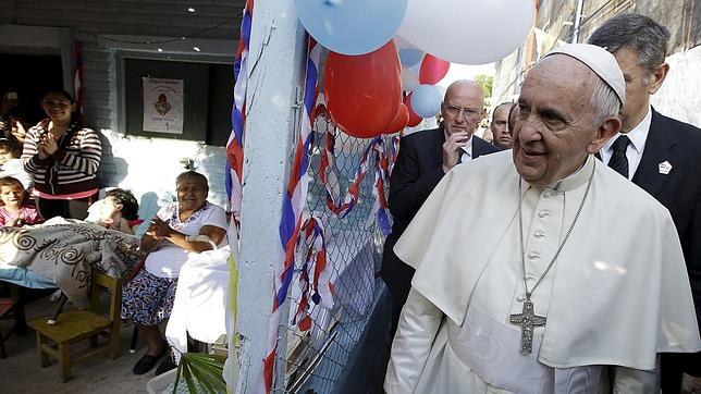 El Papa ha pedido «solidaridad entre hermanos» para fortalecer la fe