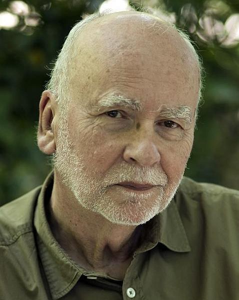 El poeta polaco Adam Zagajewski