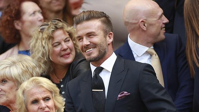 Beckham se convierte en recogepelotas por un día en Wimbledon