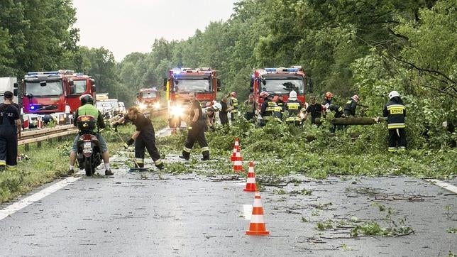 La conservación de la red vial por parte del Estado entraña actuaciones ante las inclemencias del tiempo, por ejemplo