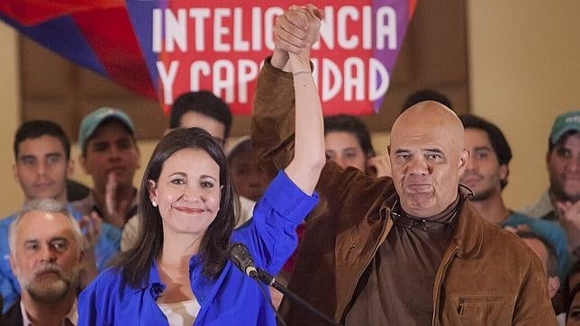 La oposición espera que la inhabilitación de Machado provoque una votación masiva