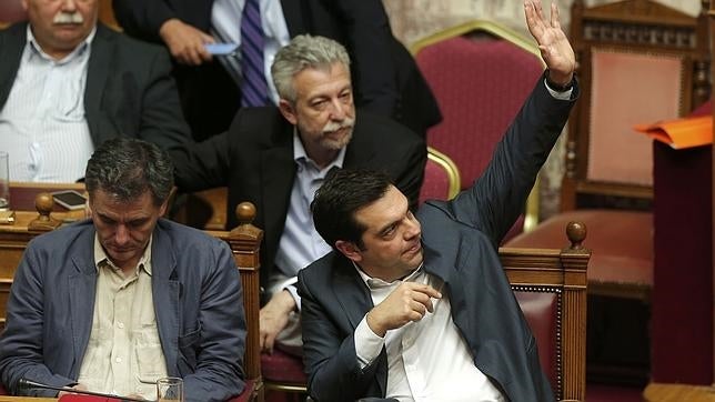 El Parlamento griego aprueba, con el apoyo de la oposición, el plan de reformas de Tsipras