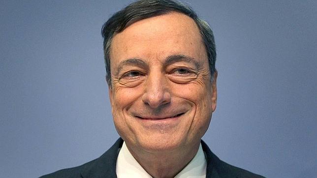 Draghi anuncia un aumento de los créditos de emergencia a Grecia de 900 millones