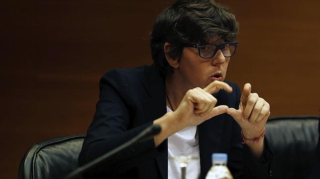 La primera senadora con sordera confía en «cambiar los prejuicios en oportunidades»