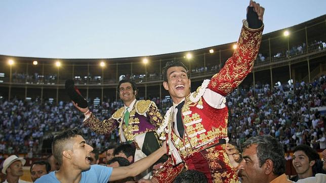 Las peñas taurinas fomentarán una querella contra Marisol Moreno por sus amenazas a los aficionados