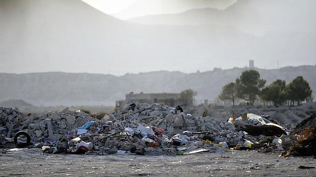 Bruselas lleva a España ante los tribunales por la persistencia de vertederos ilegales