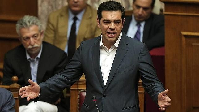 ¿Por qué siguen apoyando los griegos a Tsipras?