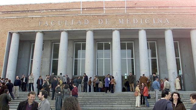 Medicina, la carrera más demandada por los estudiantes madrileños