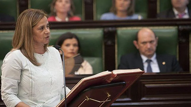 Caballero «entroniza» a Carmela Silva como presidenta de la Diputación de Pontevedra
