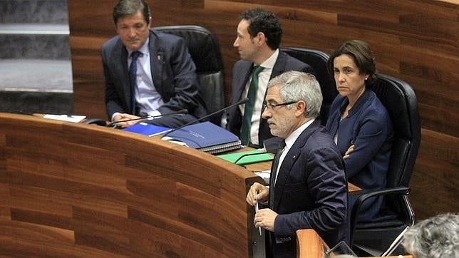 Los militantes de IU respaldan el acuerdo con el PSOE para la investidura de Javier Fernández