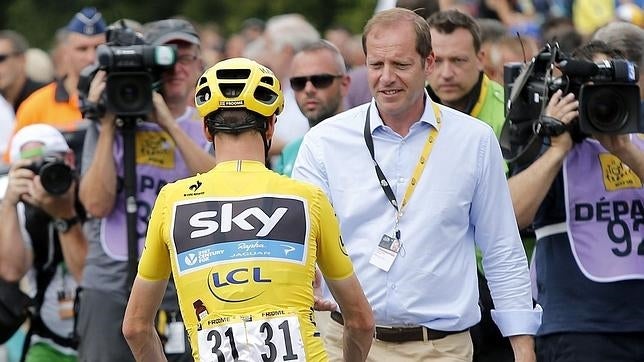 El director del Tour acusa a los medios de la agresión a Froome