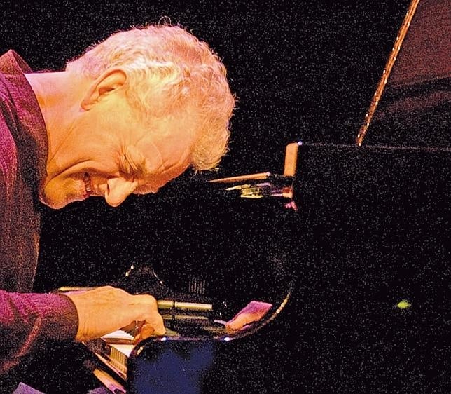 Muere el pianista John Taylor tras sufrir un infarto en el escenario del festival Saveurs Jazz