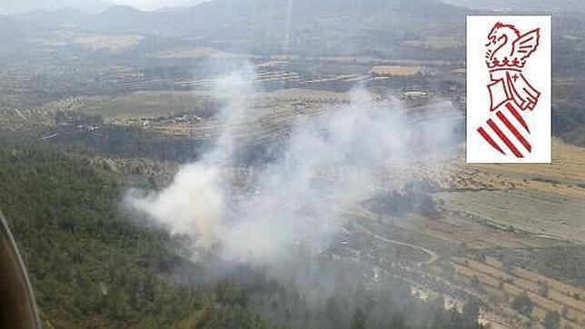 Extinguido el fuego de Montán y controlados los incendios forestales de Penáguila y Benasau