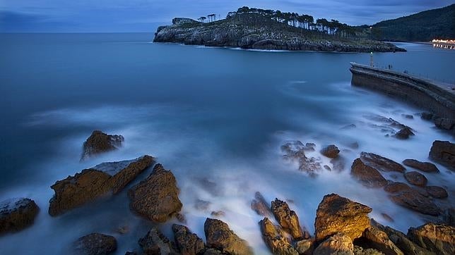 Las rocas y el mar, en Lekeitio
