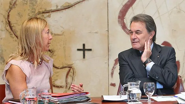 Munté y Mas, durante la reunión semanal del gobierno catalán