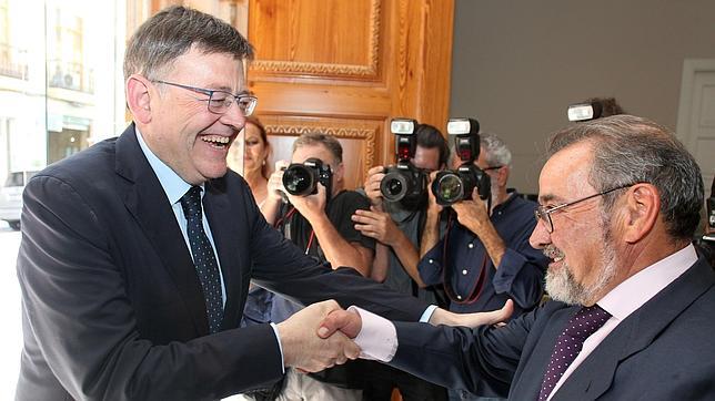El president de la Generalitat, Ximo Puig felicita a José Vicente González tras su reelección