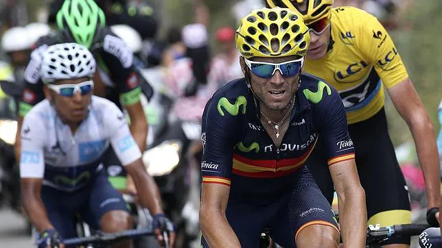 Valverde vuela sin presión por el Tour