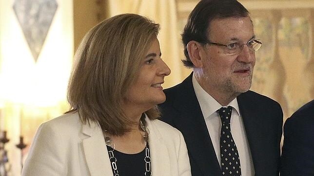 Fátima Báñez junto a Mariano Rajoy