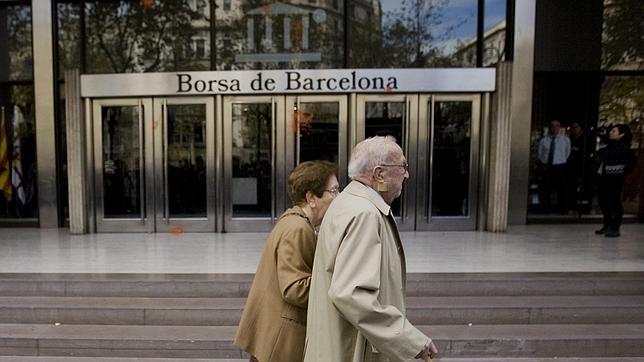 Moncloa facilita el cambio de sedes de empresas ante el desafío catalán