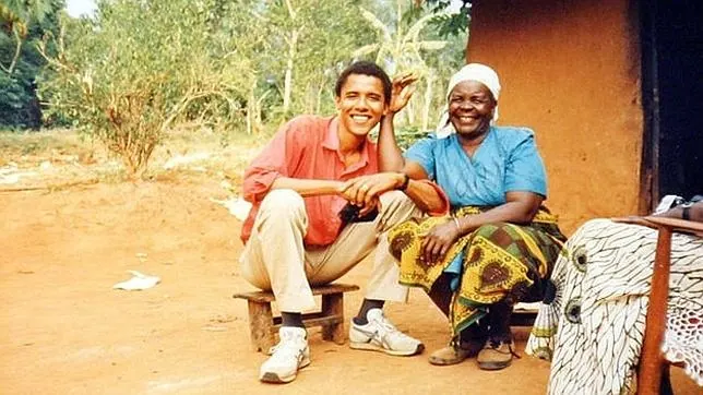 Barack Obama y su abuela Mama Sarah en una imagen de 1988