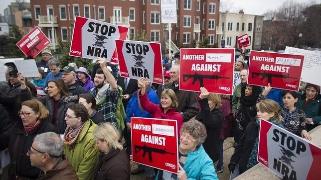 ¿Por qué es tan difícil fortalecer el control de armas de fuego en Estados Unidos?