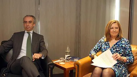 La consejera de Hacienda, Pilar del Olmo, y el secretario de Estado de Hacienda, Miguel Ferre, en una reciente jornada sobre la reforma fiscal