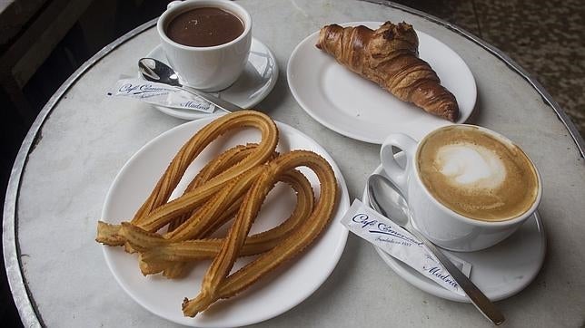 Un desayuno completo en el café