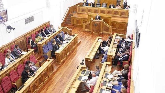 PSOE y Podemos cambiarán la ley de Rtvcm y darán sueldo a más diputados