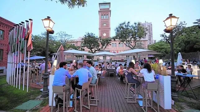 Aspecto de la terraza-restaurante que la Casa Árabe ha abierto para las noches de verano