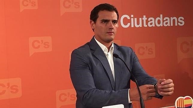 Rivera: «Nos sorprende el triunfalismo de Rajoy cuando hay un 22% de paro»