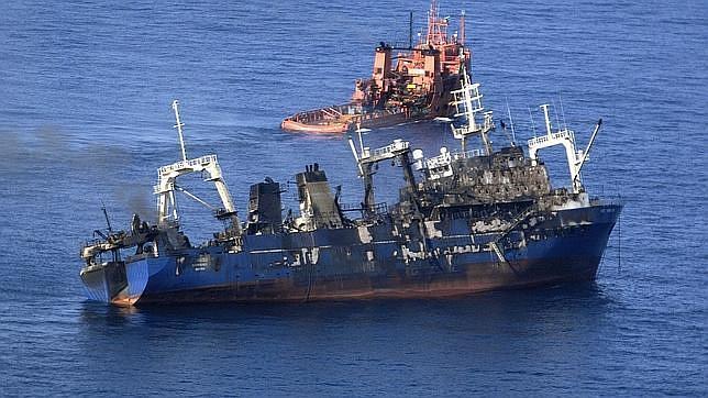 Ya no quedan manchas de fuel del «Oleg Naydenov» en aguas canarias y se desactiva el plan de emergencia